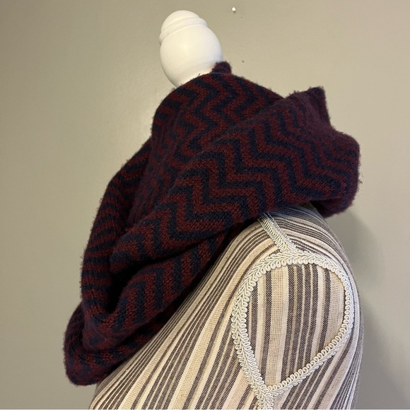 J Crew Burgundy Blue Chevron Wool Acrylic Blend Infinity Knit Scarf OS - Picture 2 of 10